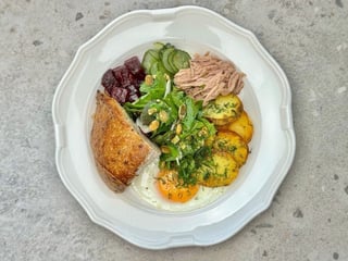 Сніданок з тунцем