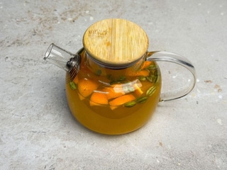 Чай мандарин-манго з кардамоном