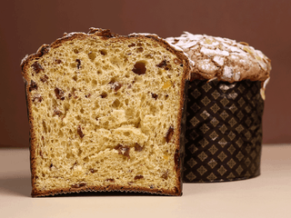 Шматок мигдалевої паски 