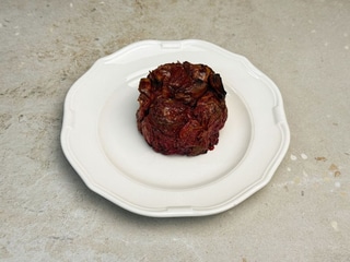 Булочка зі смородиною 