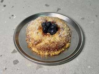 Ягідник із сиром, лохиною та чорницею