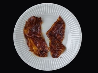 „slanina“ z rýžového papíru (dva proužky)