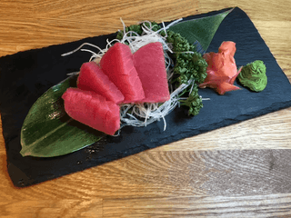 Tuna sashimi 4pc