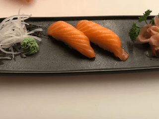 Sake nigiri
