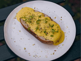 Френч Тост з шинкою та сирною шапкою