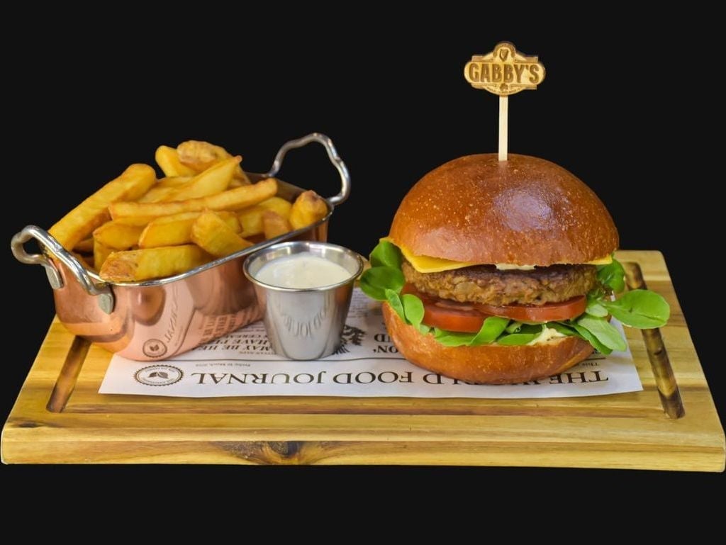 VEGETARIAN BURGER, FRIES & HOMEMADE TARTAR SAUCE