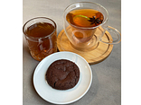 Узвар або фірмовий чай на вибір та шоколадне печиво власного виробництва