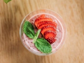 Jahodový tapioka puding