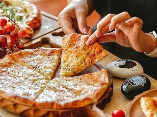 Хачапурі з грушею та сиром Дорблю