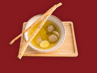 Дитячий курячий бульон з фрикадельками