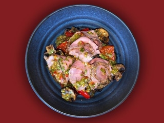 Салат з овочами-гриль та телячим ростбіфом