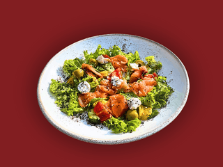 Салат з лососем та крем-сиром