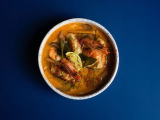 Tom Yum z gyoza z krewetkami