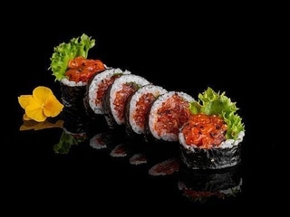 Futomaki Tatar z łososia
