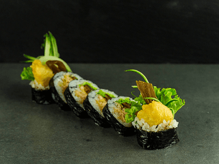 Futomaki cukinia w tempurze majonez mix warzyw 6szt