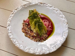 Beet hummus