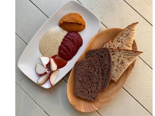 Spreads with Home-made bread 