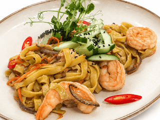 Паста з креветками та овочами  WOK