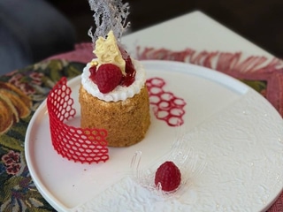 Медівник з ягідною конфітурою