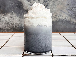 ICED BLACK SESAM LATTE