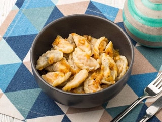 Вареники з капустою та грибами