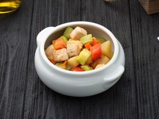 Овочеве рагу з куркою