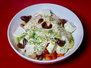 Овочевий салат з мусом грецького йогурту та фетою (Італія)