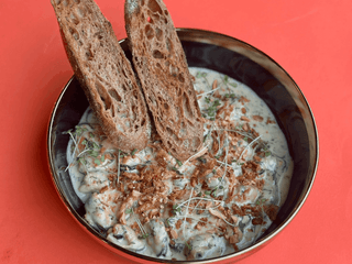 Мідії у вершковому соусі з сиром дор-блю та пармезаном (Бельгія)