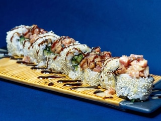 Рол з тартаром з тунця та яблуком (Японія)