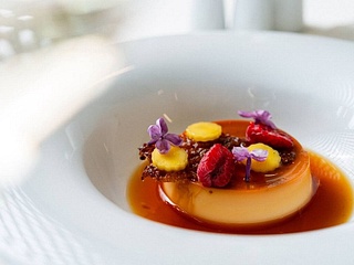 Mango-Passionsfrucht-Karamell-Flan