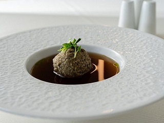 Rindssuppe mit Leberknödel