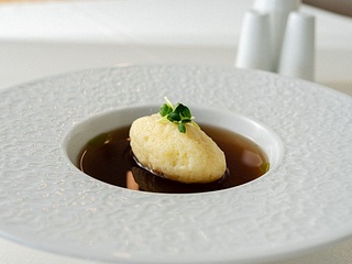 Rindssuppe mit Grießnockerln