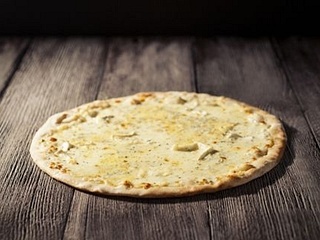 16. Quatro formaggi- sýrová