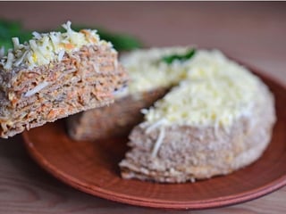 Печінковий торт з плавленим сиром