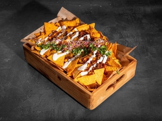 NACHOSY Z CHILLI CON CARNE I CHEDDAREM