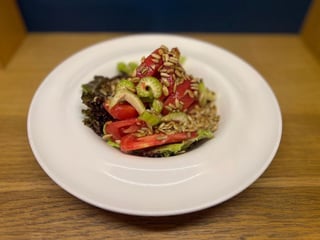 SALAD WITH CELERY AND SUNFLOWER SEEDS