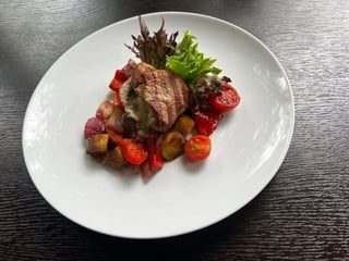 VEAL WITH DOR BLUE CHEESE