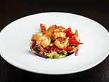 WARM SALAD WITH TIGER SHRIMPS