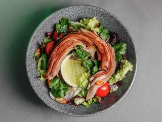 Салат з качиною грудкою