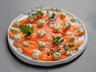 Карпачо з маринованого лосося