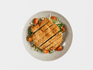 33. Salát s kuřecím katsu