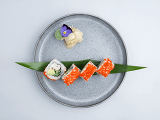 S74. California Tobiko Roll