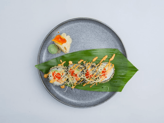 S92. Sake Crunchy Roll 🌶