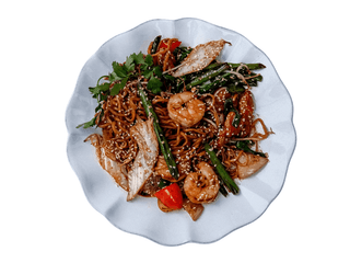 Пшенична локшина з куркою та креветками