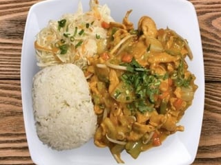 Kurczak z kiełkami fasoli mung