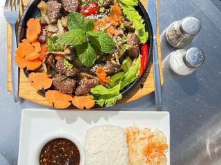 Kaczka na gorącym półmisku