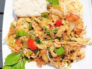 Kurczak pikantny na miodzie w aromacie trawy cytrynowej