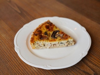 Кіш з куркою та грибами 