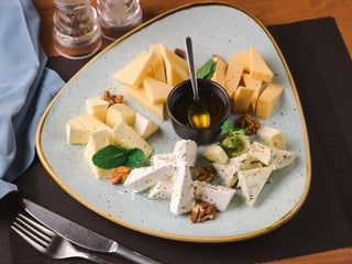 Сирне асорті