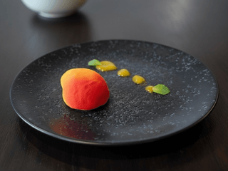 Мангове мусове тістечко